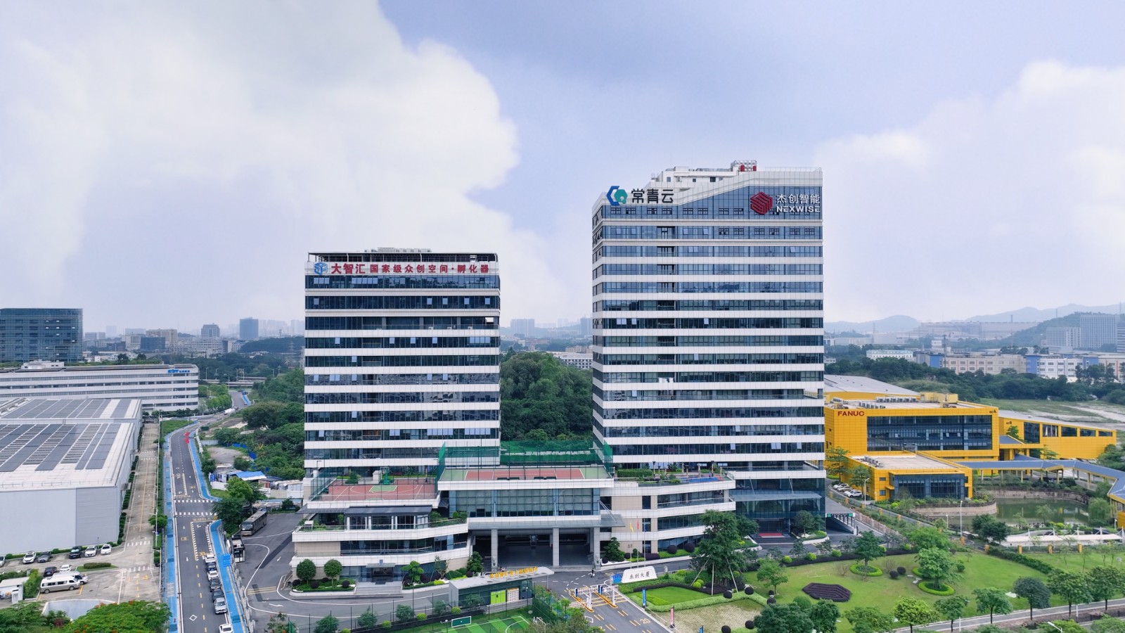 hth.com华体会大厦（晴天）